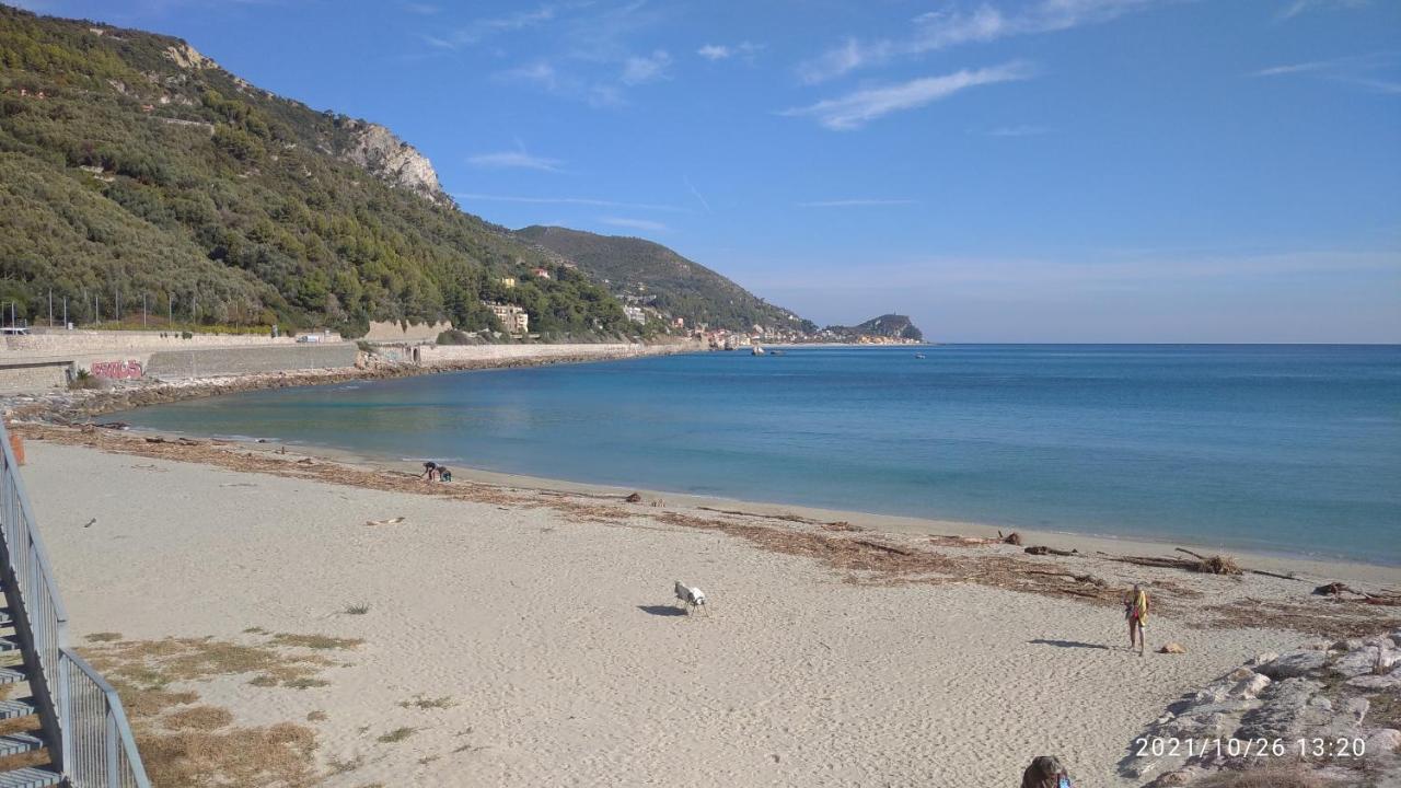 Casa Mariuccia A Due Passi Dal Mare Finale Ligure Exterior foto