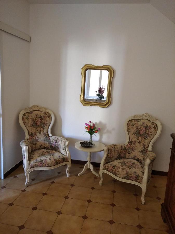 Casa Mariuccia A Due Passi Dal Mare Finale Ligure Exterior foto