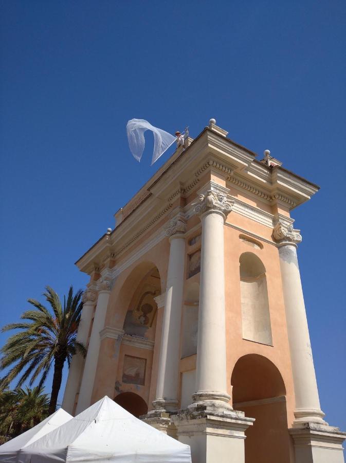 Casa Mariuccia A Due Passi Dal Mare Finale Ligure Exterior foto
