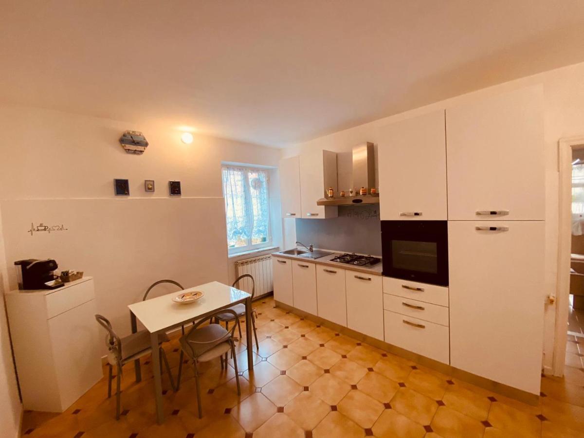 Casa Mariuccia A Due Passi Dal Mare Finale Ligure Exterior foto