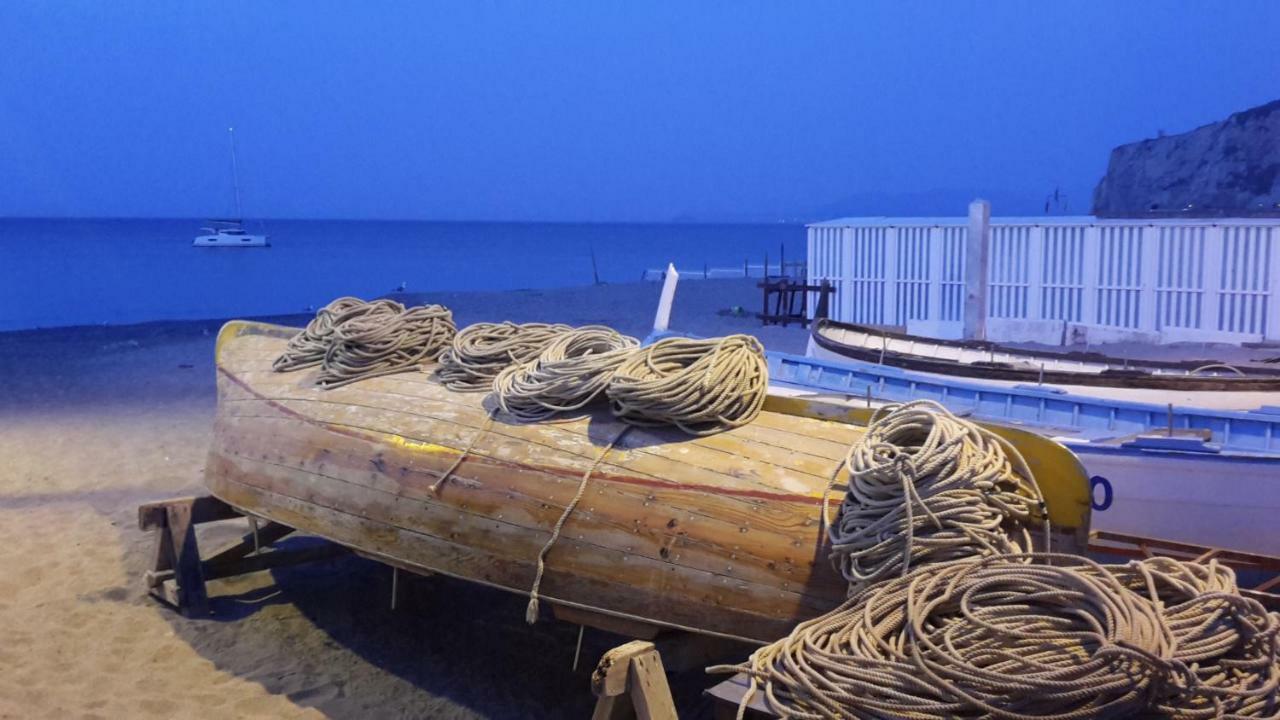 Casa Mariuccia A Due Passi Dal Mare Finale Ligure Exterior foto